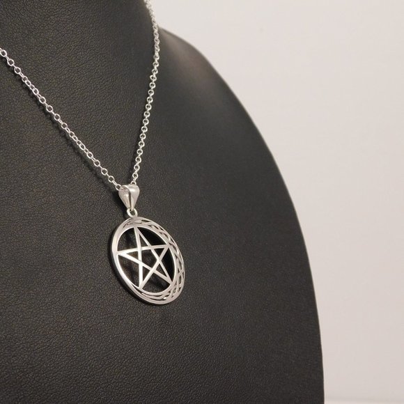 Wicca Moon and Pentacle 925 Silver Necklace - Picture 2 of 4